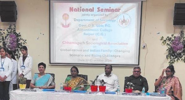 विवाह रूपी संस्था को बचाए रखना एक बड़ी चुनौती