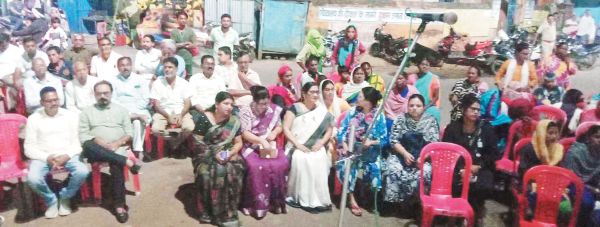 दिवंगत माँ-बेटी को मिले शहीद का दर्जा, नागरिकों ने दी श्रद्धांजलि