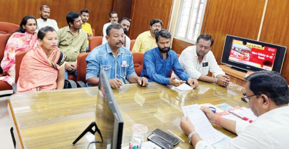 धान संग्रहण केंद्रों के घोटाले की जांच की मांग