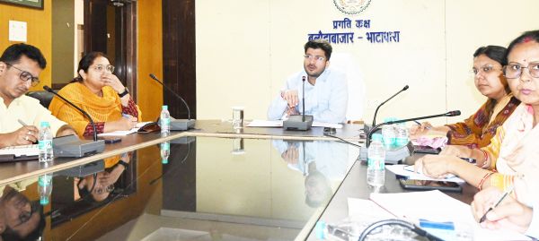 आवास निर्माण में लापरवाही,  जनपद सीईओ को नोटिस