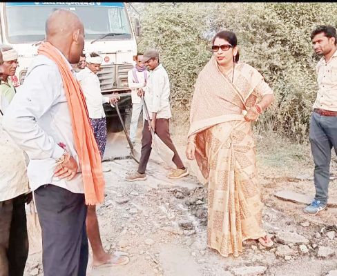  आरंग-नवापारा मार्ग की मरम्मत शुरू