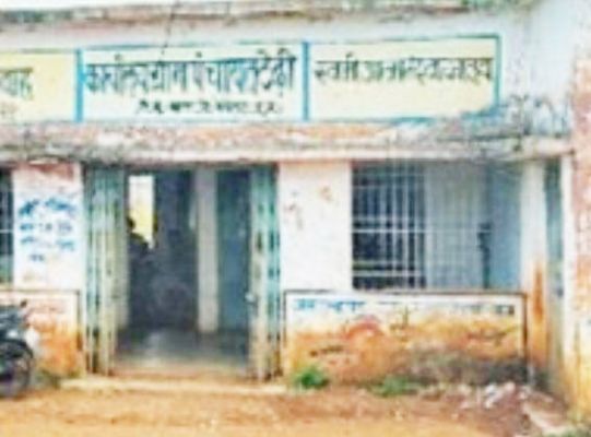 सचिवों को अपने ग्राम पंचायतों में सोमवार को देनी होगी सेवा