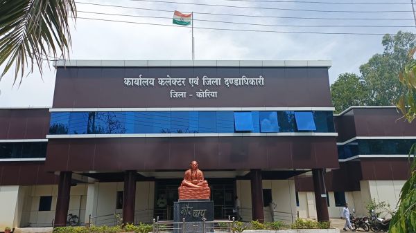 आश्रम और छात्रावासों पर जिला प्रशासन की विशेष नजर