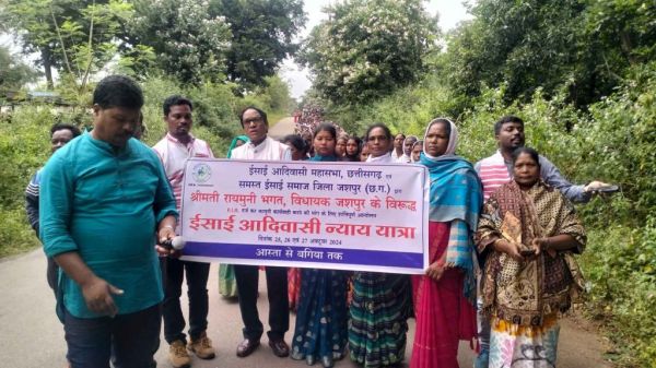 जशपुर विधायक के खिलाफ एफआईआर की मांग, ईसाई समुदाय ने निकाली पदयात्रा 