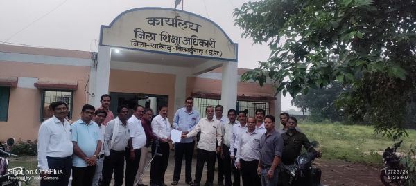 छग शिक्षक संघ  का प्रतिनिधि मंडल  मिला डीईओ से