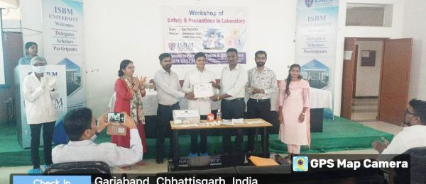 आईएसबीएम विवि में प्रयोगशाला में सावधानी व बचाव पर जागरूकता कार्यशाला 