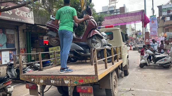 30 वाहनों पर कार्रवाई