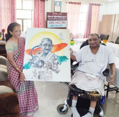 पीएमश्री केवी में बसंत ने भेंट की बापू की तस्वीर