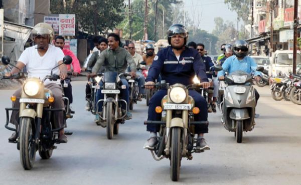 बस्तर ओलंपिक के लिए बाइक जागरूकता रैली