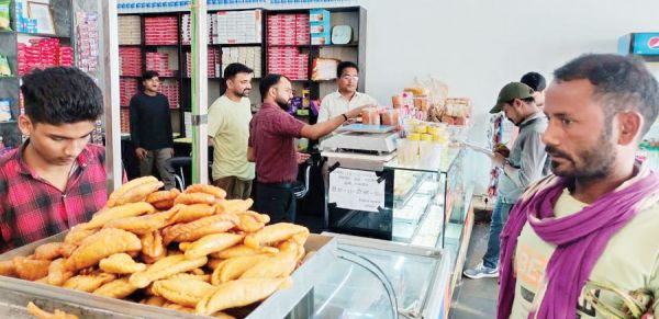 खाद्य प्रतिष्ठानों में कमी, 17 हजार जुर्माना