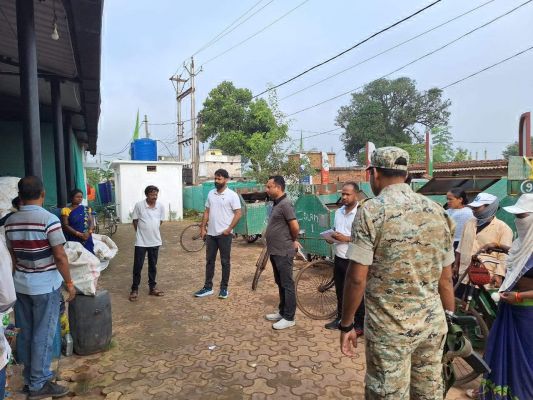 कलेक्टर ने नगर भ्रमण कर शहर की साफ सफाई व्यवस्था की जानकारी ली 