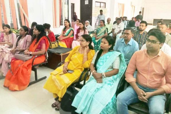 आयुर्वेद के महत्व  पर चर्चा