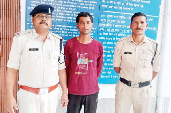 पूर्व खलासी ने की थी बस चोरी, आरोपी गिरफ्तार