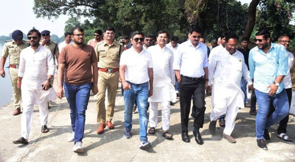 अरपा नदी के छठ घाट का कलेक्टर और एसपी ने किया निरीक्षण, पूजा की तैयारियों का जायज़ा