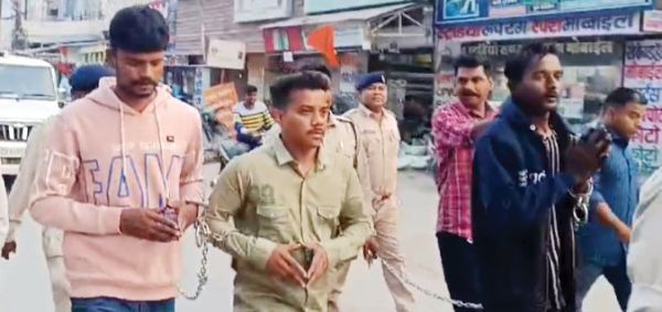  दर्जन से अधिक नकाबपोश युवकों ने पार्षद के घर पर किया हमला, 3 आरोपी गिरफ्तार