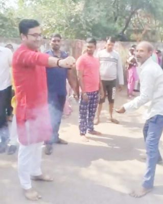 भाजपा नेता देवांगन ने क्षेत्रवासियों की खुशहाली के लिए खाया सोटा