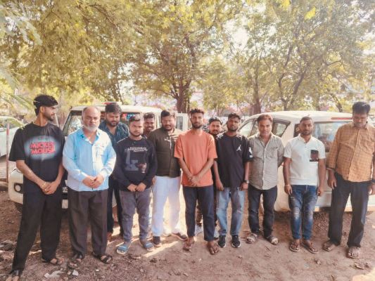 12 जुआरी पकड़ाए, ढाई लाख से अधिक जब्त 