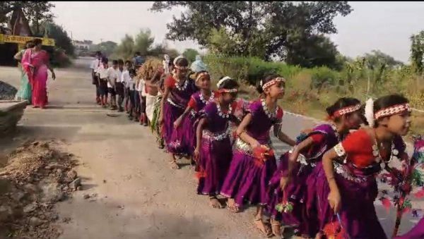 ग्रामीणों ने मनाया राज्योत्सव