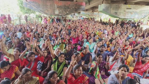 आठ सूत्रीय मांगों को लेकर आंगनबाड़ी कार्यकर्ताओं ने किया प्रदर्शन