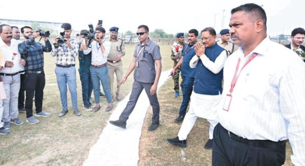 सीएम का भव्य स्वागत