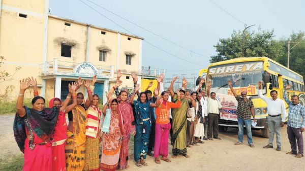 काशी विश्वनाथ और श्रीरामलला के दर्शन के लिए जत्था रवाना