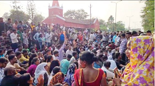 प्रार्थना सभा की अनुमति नहीं मिली, प्रदर्शन