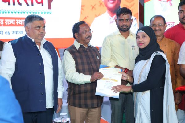 3 शिक्षकों को शिक्षा दूत पुरस्कार