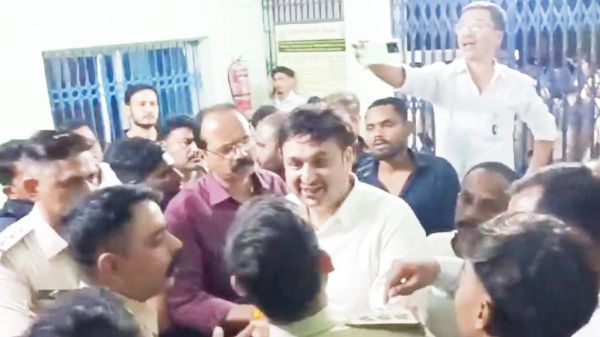 मेरे जैसा गुंडा कोई नहीं...