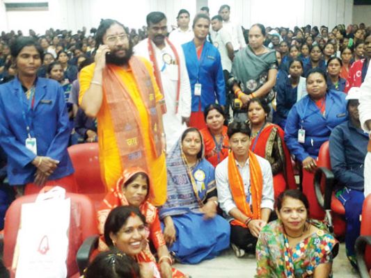 स्वच्छता दीदीयों संग मंत्री लक्ष्मी राजवाड़े ने मनाया जन्मदिन