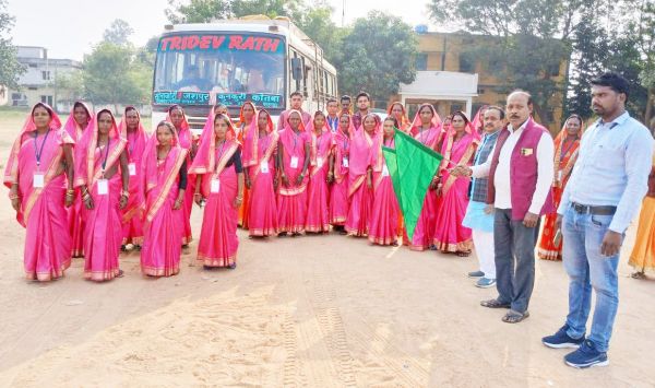 जशपुर से 204 श्रद्धालुओं का जत्था अयोध्या धाम  रवाना