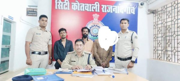 चाकू-डंडा लेकर दौड़ाया, पुलिस ने भेजा जेल   सोशल मीडिया पर फैला था वीडियो