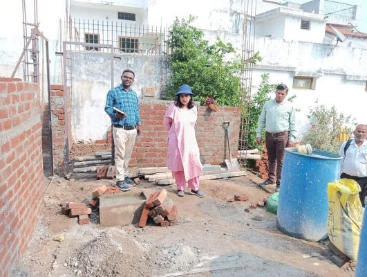 सीईओ ने स्वीकृत आवासों  का किया निरीक्षण