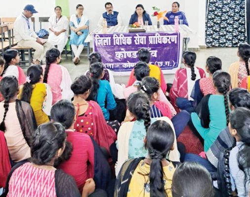 विधिक सेवा दिवस पर दी कानूनी जानकारी