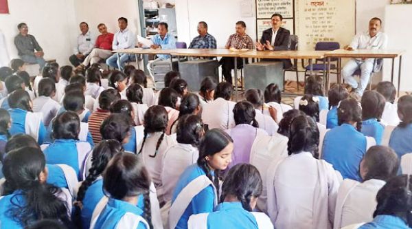बच्चों को गलत दृष्टि से घूरना भी लैंगिक अपराध, किया जा रहा है जागरूक