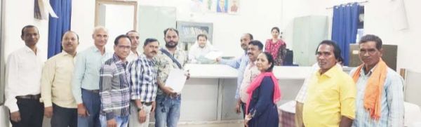 शिक्षक संघर्ष मोर्चा ने सौंपा ज्ञापन
