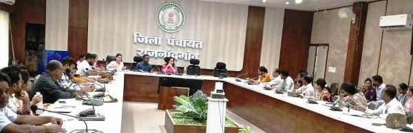 जिपं सीईओ ने की निर्माण कार्यों की समीक्षा