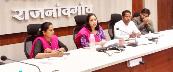 सीईओ ने की योजनाओं व कार्यों की समीक्षा
