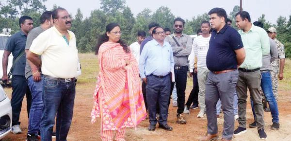 विधायक और कलेक्टर ने निर्माणाधीन स्टेडियम का किया निरीक्षण