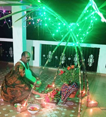 तुलसी और शालिग्राम का गन्ने के मंडप  के नीचे रचाया विवाह, फोड़े पटाखे