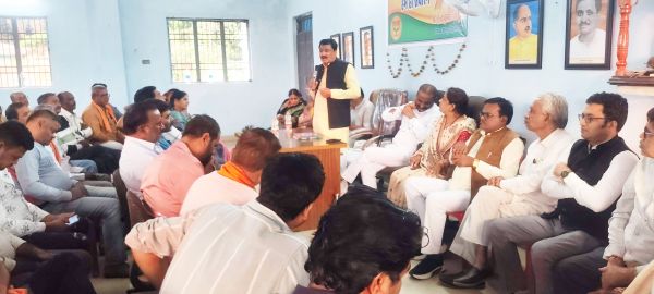 सरकार की योजनाओं को जन-जन तक पहुंचाएं-इंद्र कुमार