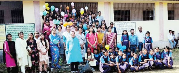 बाल दिवस पर स्कूल में विविध कार्यक्रम
