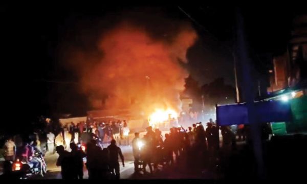 बेकाबू स्कार्पियो ने सडक़ किनारे खड़े लोगों को रौंदा, दंपति सहित 3 की मौत, 3 जख्मी