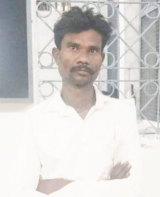 आरी से मजदूर की कलाई  काटी, पड़ोसी गिरफ्तार 