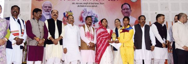 प्रदेश के इतिहास में आदिवासी विभूतियों का अतुलनीय योगदान- लक्ष्मी राजवाड