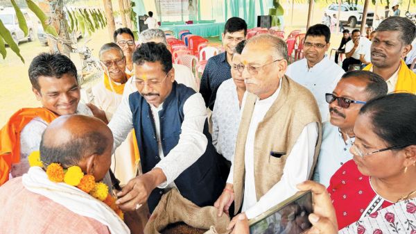 विधायक ने धान खरीदी का किया उद्घाटन