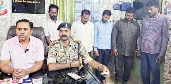 तंत्र-मंत्र कर गड़ा धन निकालने का झांसा दे लाखों ठगे, महाराष्ट्र के 5 बंदी