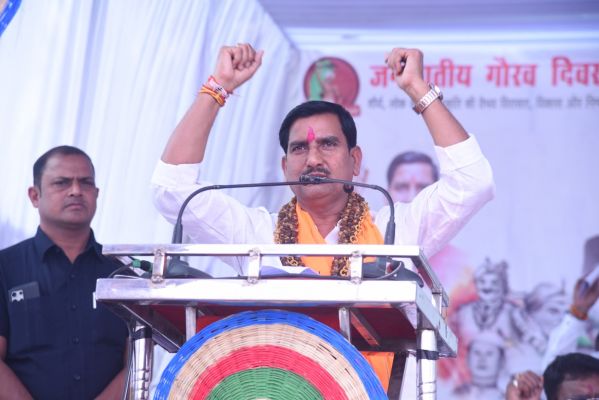 भगवान बिरसा ने जल, जंगल और जमीन की रक्षा के लिए जीवन समर्पित किया – तोखन