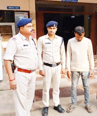 पुलिस से दुव्र्यवहार, 2 गिरफ्तार