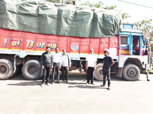 314 क्विंटल धान का अवैध परिवहन करते ट्रक जब्त