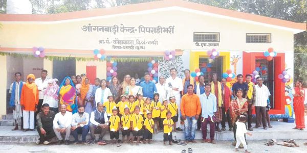 आंगनबाड़ी भवन का जनपद अध्यक्ष व पंचायत प्रतिनिधियों ने किया लोकार्पण